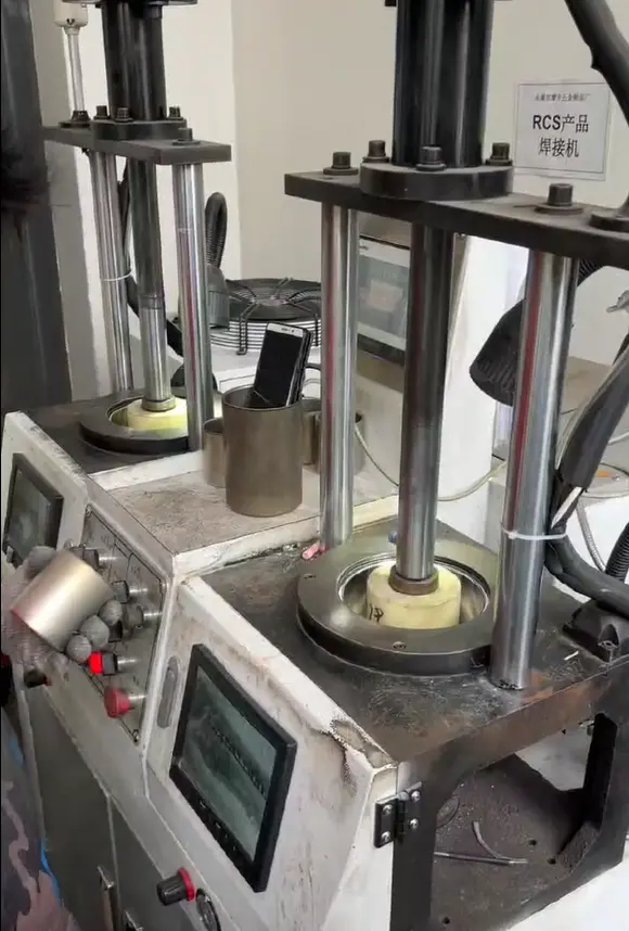 Welding process for stainless steel mug bodies